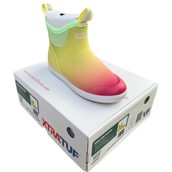 Xtratuf Ankle Deck Waterproof Yellow
Aurora Slip on Boots 6 inch Women's size 8 - Picture 1 of 6